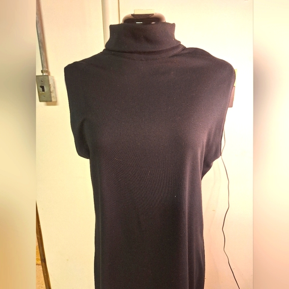 Sleeveless Black Midi Dress - Picture 2 of 7